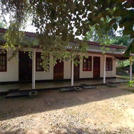 Katagamuwa Rest Hotell Kataragama Exteriör bild