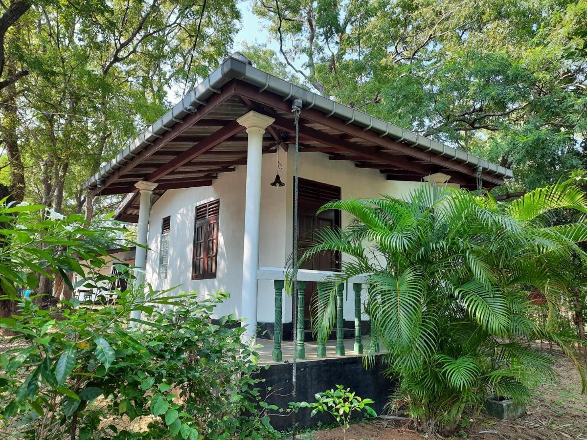 Katagamuwa Rest Hotell Kataragama Exteriör bild