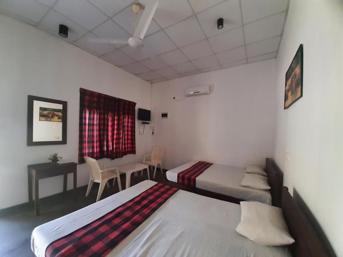 Katagamuwa Rest Hotell Kataragama Exteriör bild