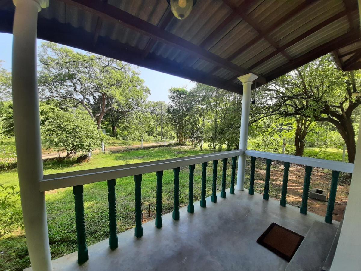 Katagamuwa Rest Hotell Kataragama Exteriör bild