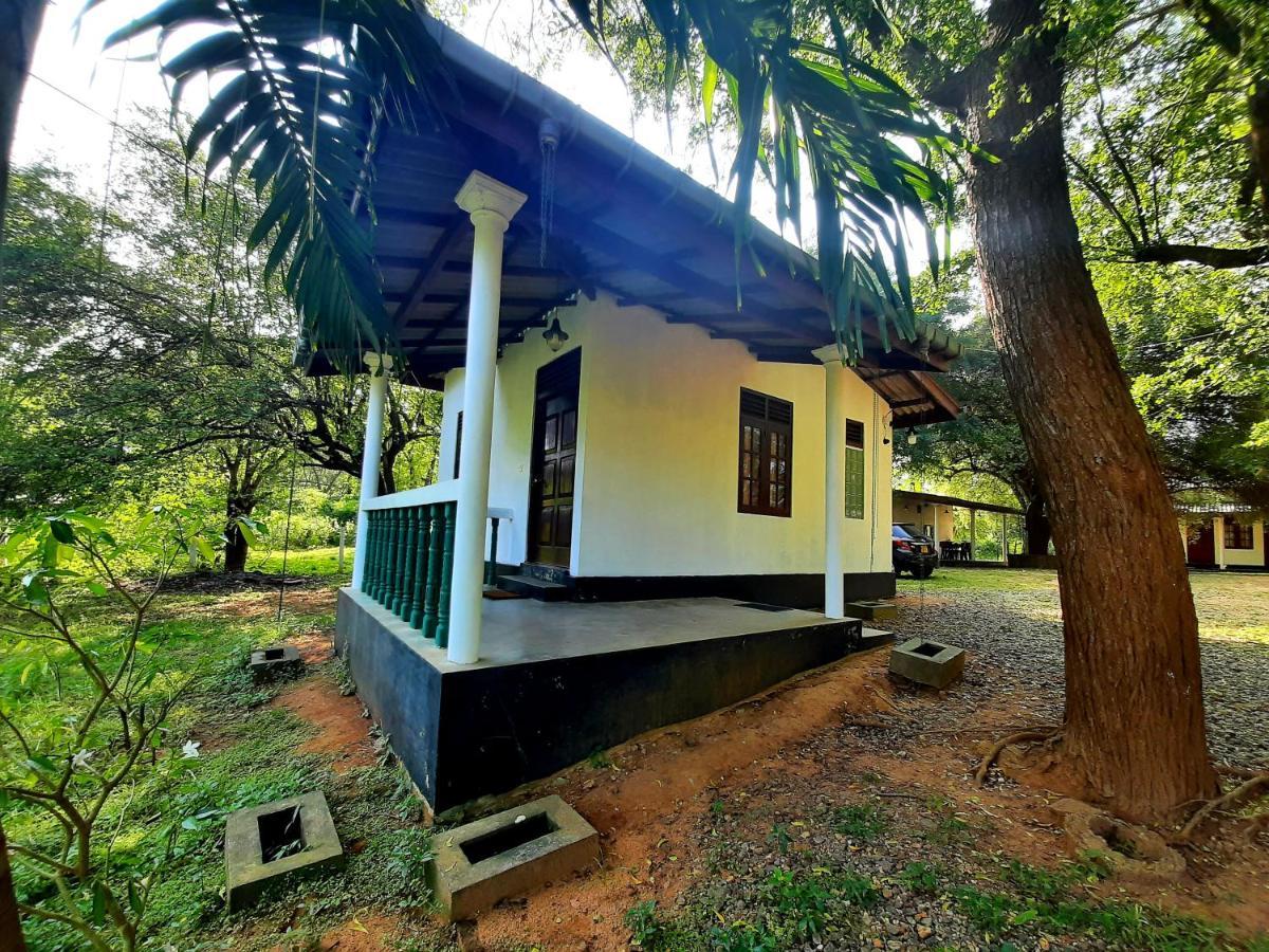 Katagamuwa Rest Hotell Kataragama Exteriör bild