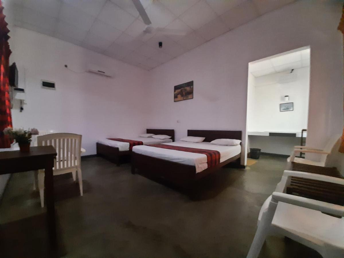 Katagamuwa Rest Hotell Kataragama Exteriör bild