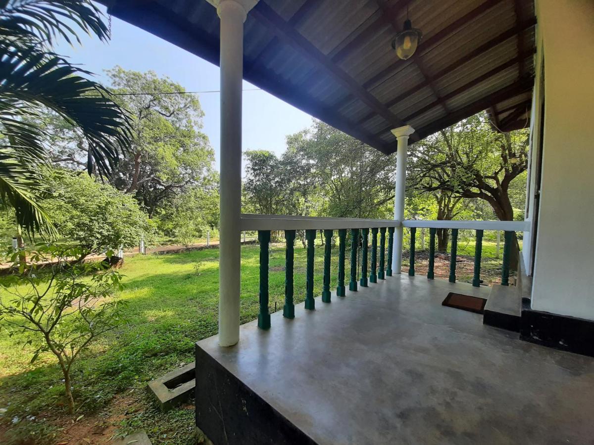 Katagamuwa Rest Hotell Kataragama Exteriör bild