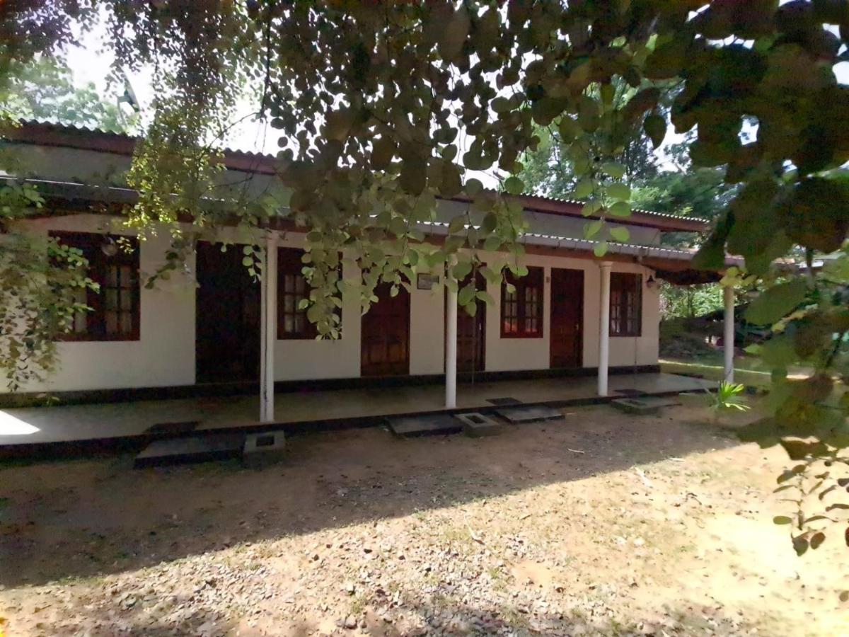 Katagamuwa Rest Hotell Kataragama Exteriör bild
