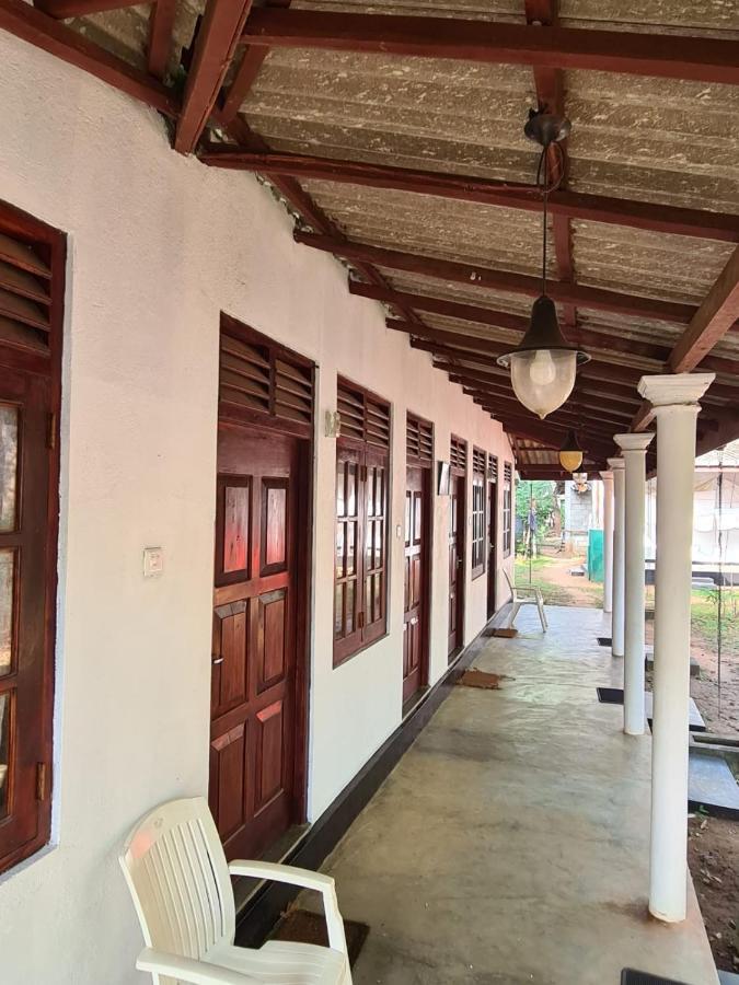 Katagamuwa Rest Hotell Kataragama Exteriör bild