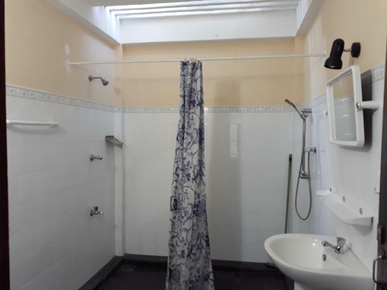 Katagamuwa Rest Hotell Kataragama Exteriör bild